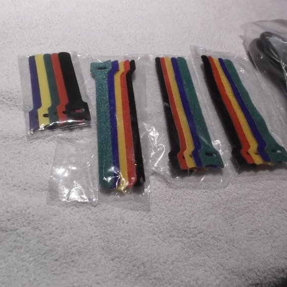Color Cable Straps 4 Pack with power cable - Picture 2 of 3